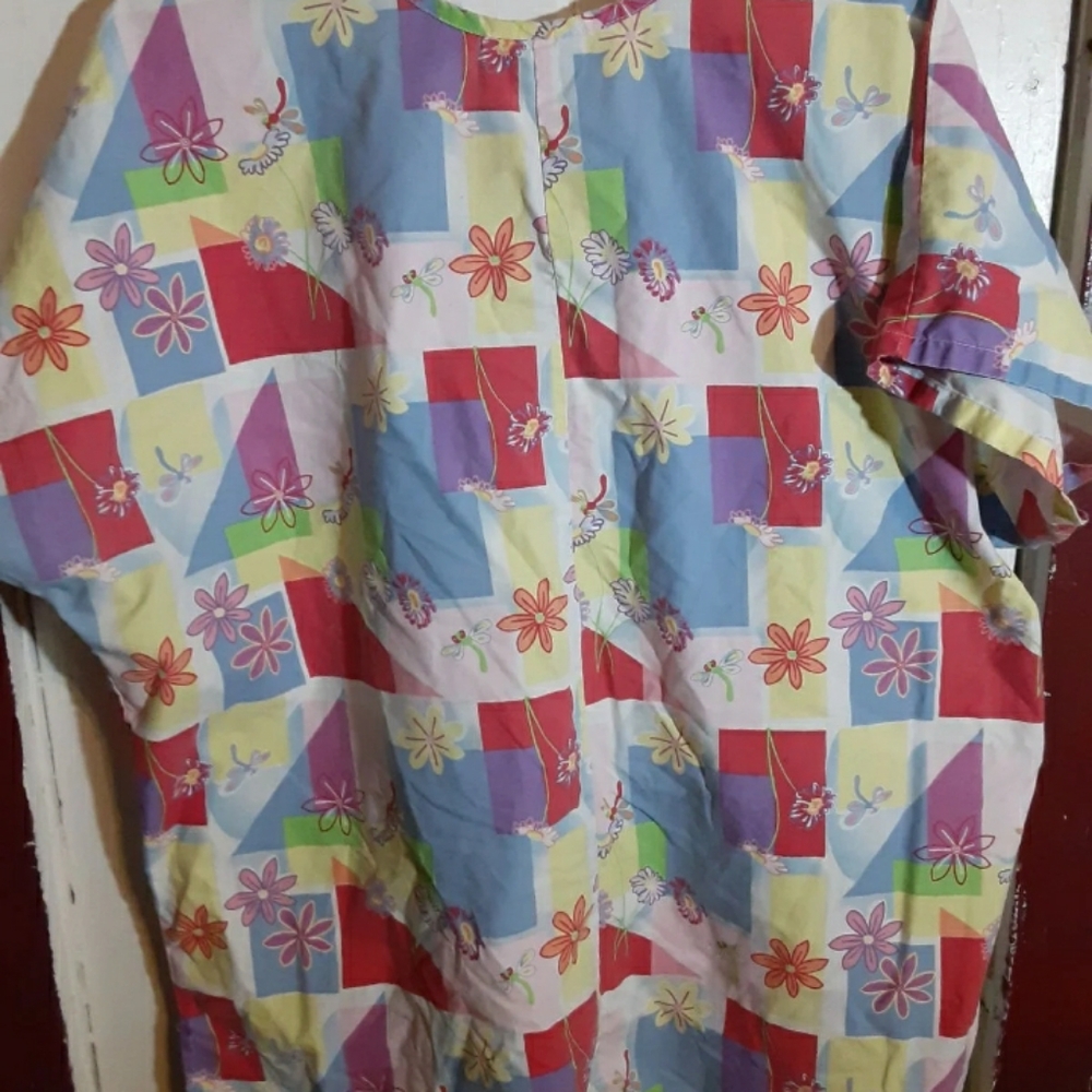 Scrub top - Picture 7 of 12